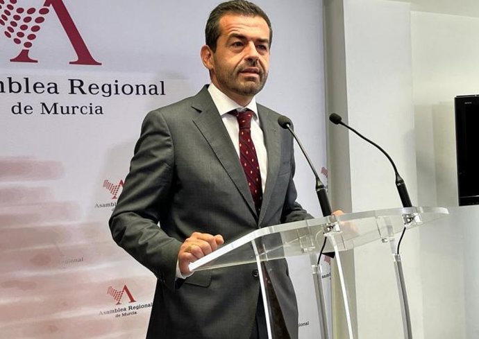 El portavoz del Grupo Parlamentario VOX en la Asamblea Regional, Rubén Martínez Alpañez