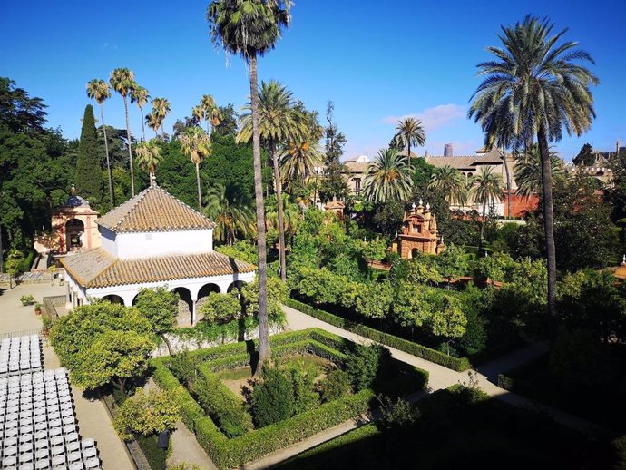Archivo - Vista aérea de los jardines del Real Alcázar.