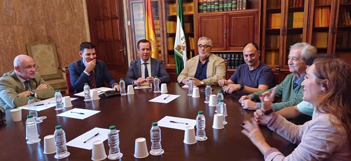 Reunión de Renfe y la Mesa en Defensa del Ferrocarril de Almería.