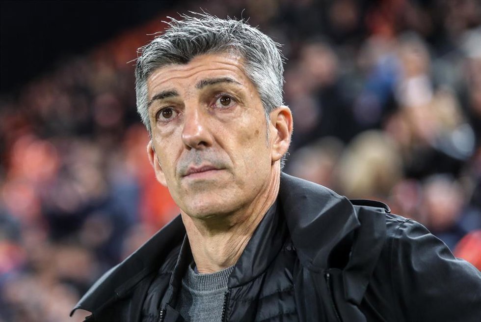 Archivo - Imanol Alguacil,  entrenador de la Real Sociedad, durante un partido