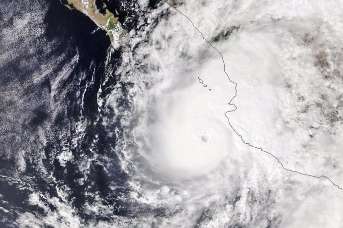 Imatge d'arxiu de l'huracà 'Brega' arribant a Mèxic
