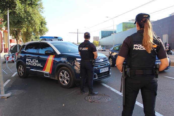 La Policía Nacional salva la vida a un hombre que había sufrido un paro cardíaco