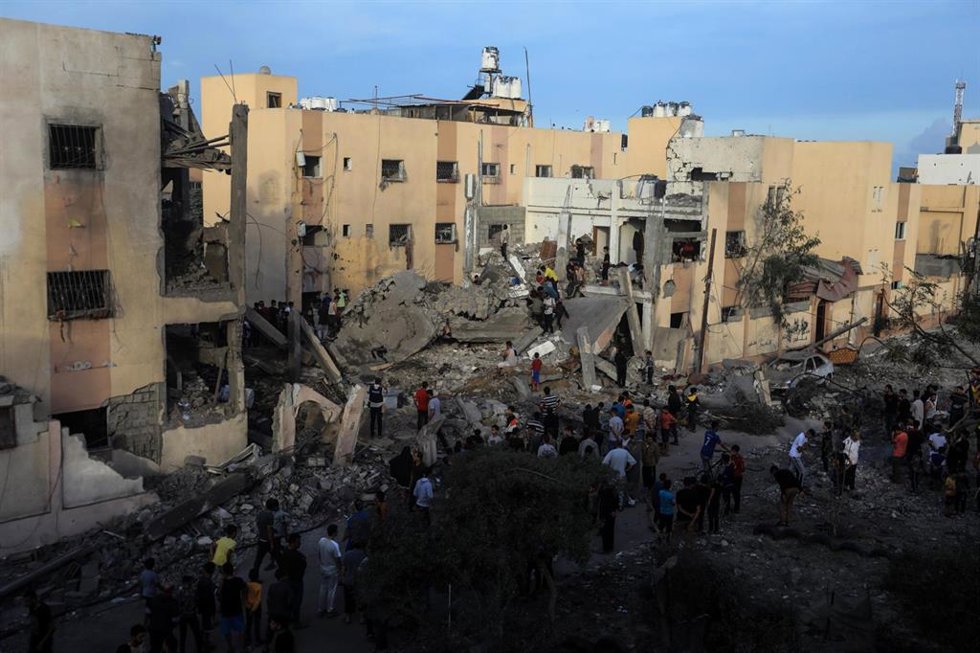 Edificio destruido a causa de un bombardeo del Ejército de Israel contra Jan Yunis, en el sur de la Franja de Gaza