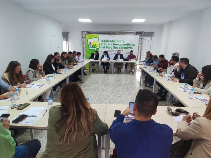 Reunión de alcaldes y concejales de IU del Bajo Guadalquivir en Los Palacios.