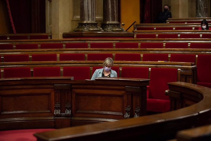 Archivo - La consellera de Salud de la Generalitat, Alba Vergés en la Diputación Permanente del Parlament, en Barcelona, Catalunya (España), a 20 de enero de 2021.