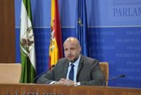 Vox reclama a la Junta que empiece a "echar a los enchufados del PSOE" con su Plan estratégico de recursos humanos