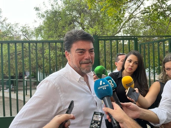 Archivo - Imagen del alcalde de Alicante, Luis Barcala.