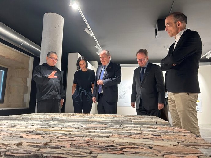 La Bienal de Arquitectura Mugak inaugura su exposición central en San Sebastián junto al 'pritzker' Wang Shu