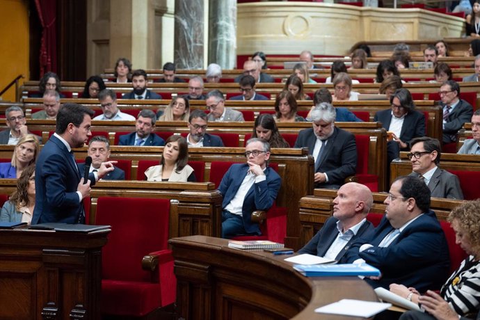 El president de la Generalitat, Pere Aragons, durant la sessió de control