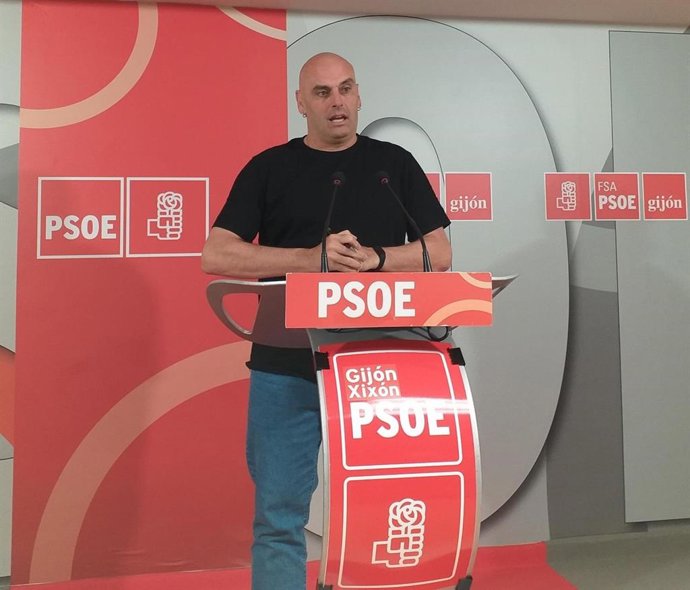 Archivo - José Ramón García, secretario general de la Agrupación Socialista de Gijón.