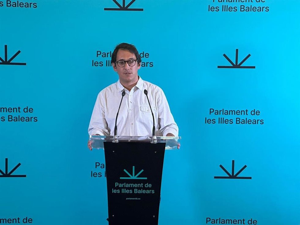 Archivo - El portavoz parlamentario del PSIB, Iago Negueruela.