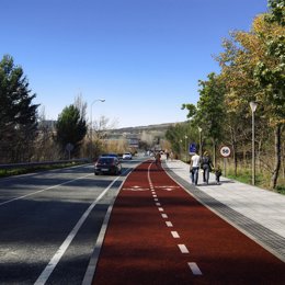 Recreación del futuro carril peatonal y ciclable que conectará Sarriguren, Huarte y Burlada.