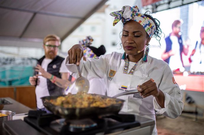 'Cocinas Afro' De Mónica Mina Y Luz Dary Cogollo En El Escenario Cruzcampo De Binómico