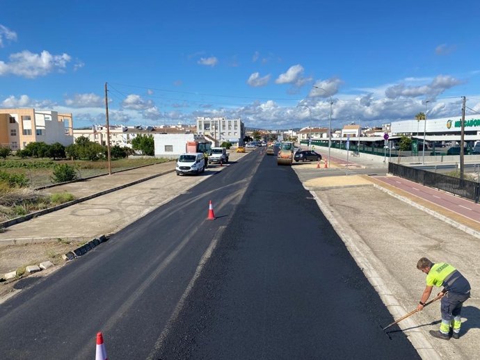 Travesía de Palma del Río en cuya reparación ha invertido la Junta 47.114 euros.