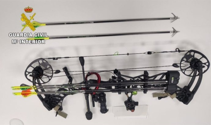 Imagen del arco utilizado por el cazador furtivo.