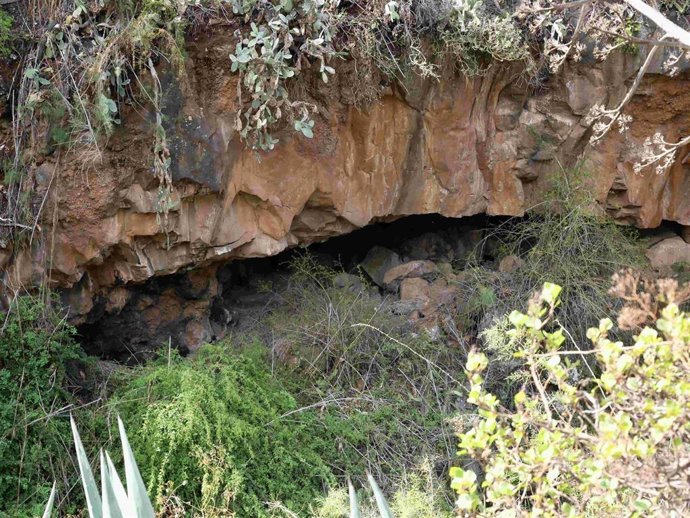 Cueva de los Cabezazos en el barranco Agua de Dios de Tegueste