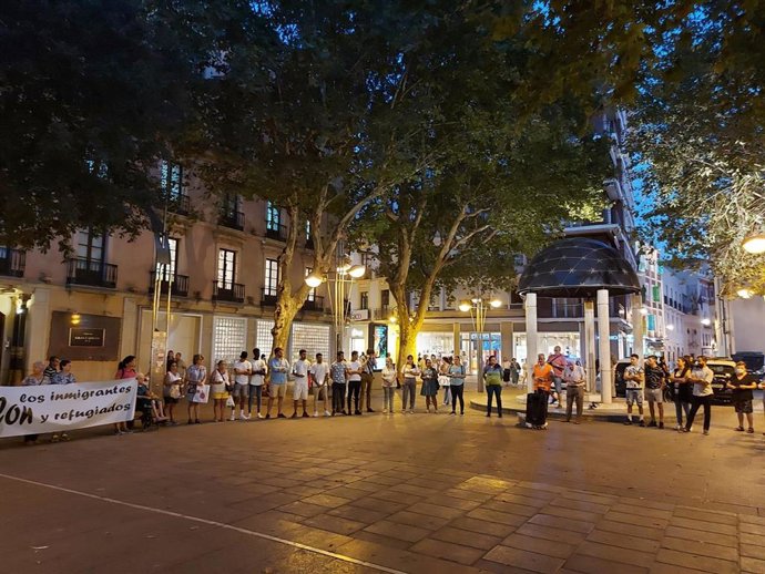 Participantes en uno de los 'Círculos de Silencio' celebrados en Córdoba capital.