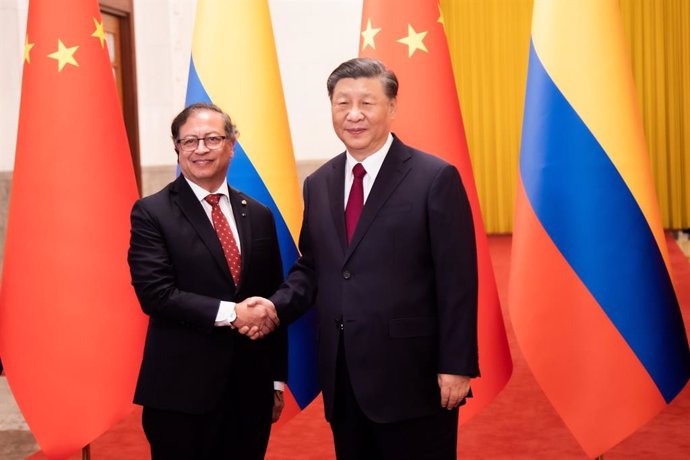 El presidente de China, Xi Jinping, recibe en Pekín al presidente de Colombia, Gustavo Petro