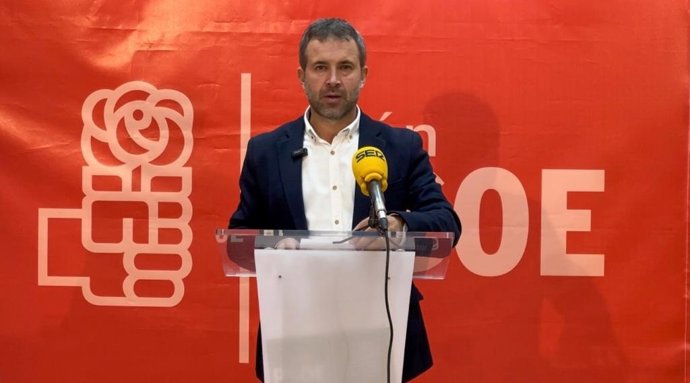 Julio Millán durante la rueda de prensa