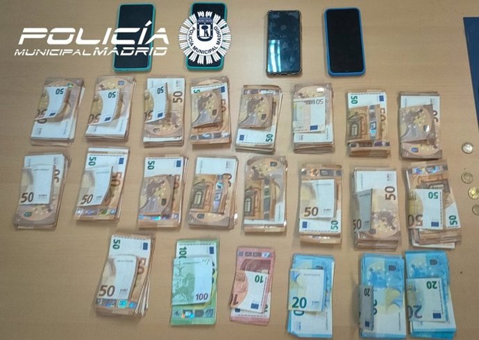 Detenidos tras persecución policial dos hombres que robaron a otro tras quedar en un app para comprar su coche