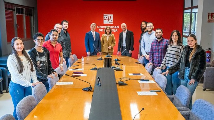 Recibidos los diez estudiantes iberoamericanos de Máster becados en la Universidad de La Rioja durante el curso 2023-24