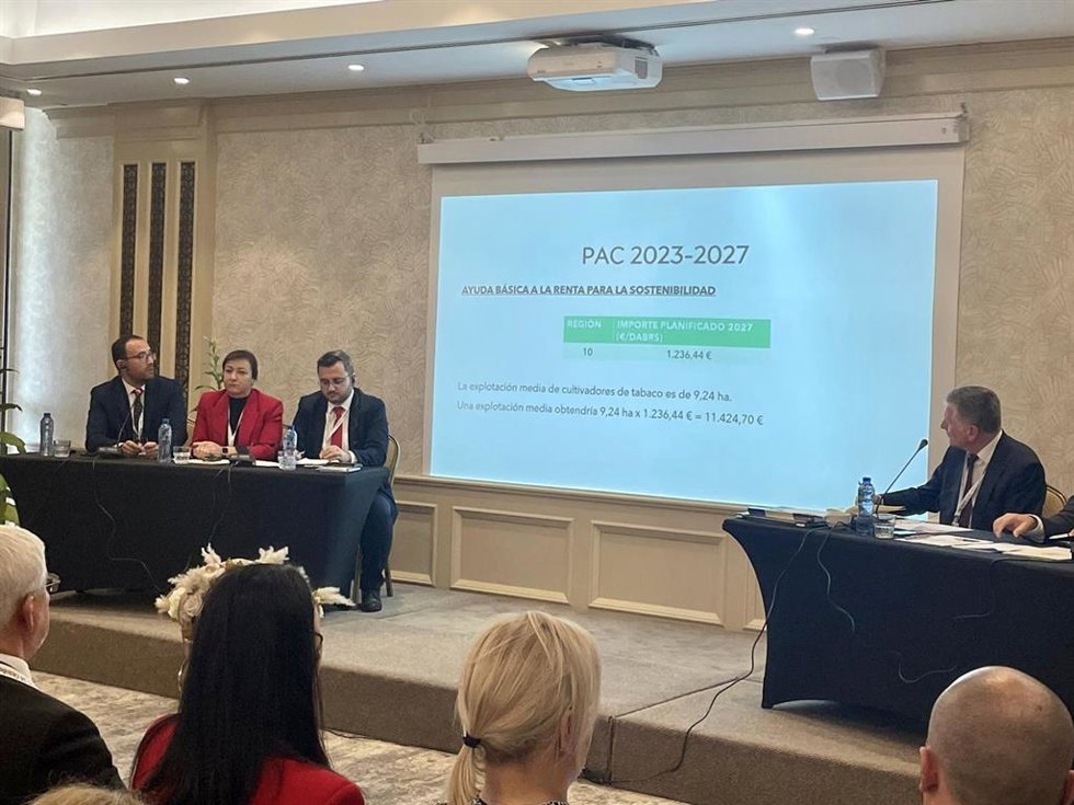 El director general de la PAC, Juan Eloy Rodríguez Ucedo, ha participado en Sofía (Bulgaria) en el 37 Congreso de UNITAB de Tabaco.