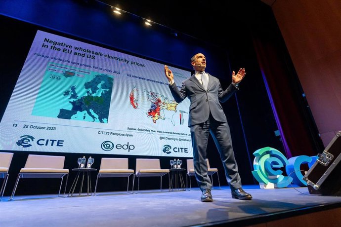 MICHAEL LIEBRIECH durante su intervención