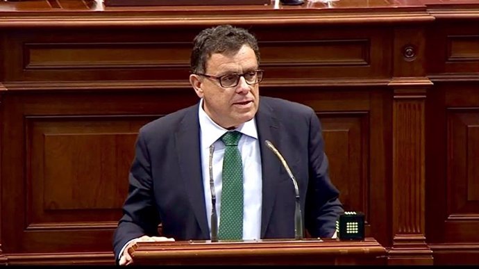 El consejero de Política Territorial y responsable del área de Emergencias del Gobierno de Canarias, Manuel Miranda