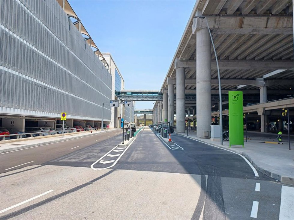 Archivo - Nuevo parking exprés del Aeropuerto de Alicante-Elche