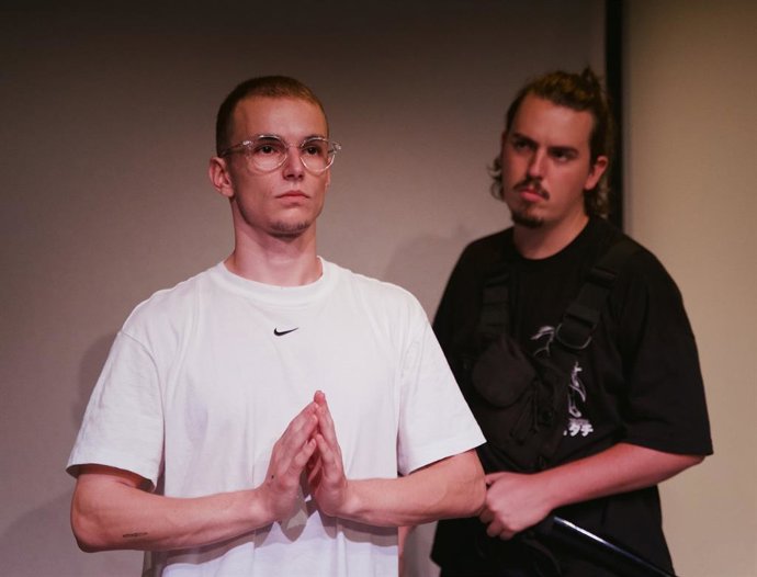 Archivo - Una versión "libre y contemporánea" de 'Hamlet' alerta sobre el poder de redes sociales en el Teatre Arniches