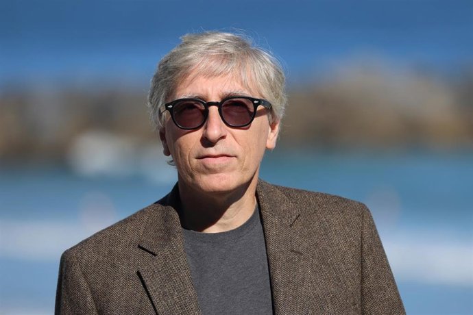 El director David Trueba presenta 'Saben aquell' en el Festival de San Sebastián, a 25 de septiembre de 2023, en San Sebastián (País Vasco, España).