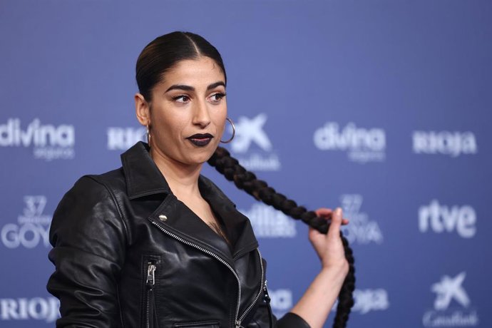 Archivo - La actriz Carolina Yuste posa en la alfombra roja previa a la gala de la 37 edición de los Premios Goya, en el Palacio de Congresos y Exposiciones FIBES, a 11 de febrero de 2023, en Sevilla, Andalucía (España). 