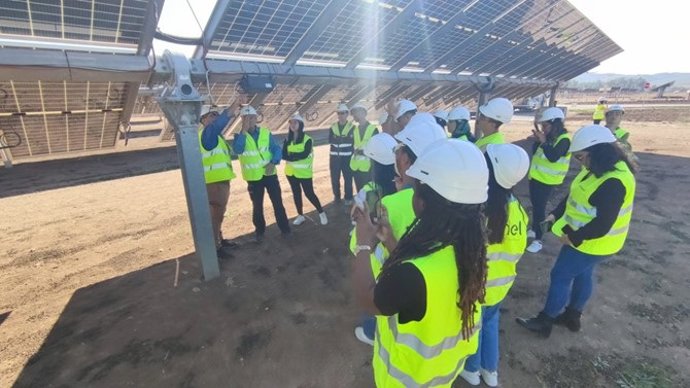Visita de estudiantes a instalaciones de energías renovables en Andalucía.