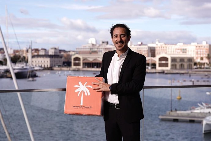 El actor Enrico Roccaforte presenta 'Fireworks' en la Mostra