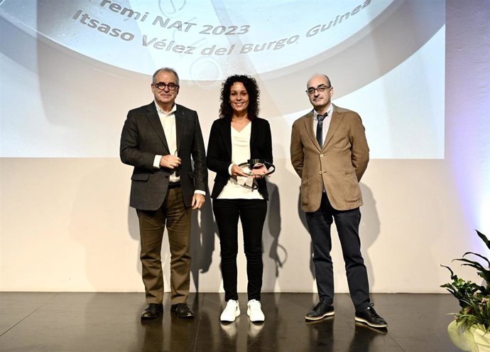 La primatóloga Itsaso Vélez del Burgo recibe el Premi Nat del Museu de Cincies Naturals de Barcelona