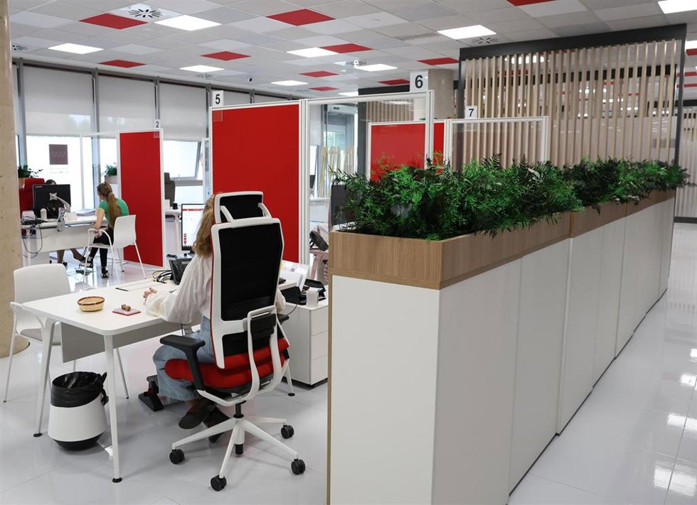 Archivo - Vista de una Oficina de Empleo, en Rivas-Vaciamadrid, Madrid (España).