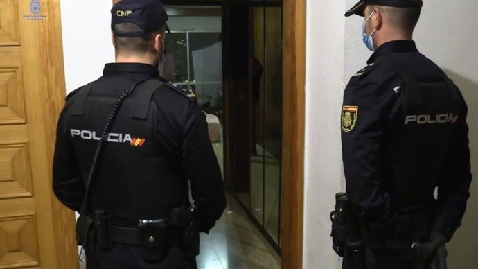 Archivo - La Policía  alerta sobre una nueva modalidad de estafa a personas mayores.