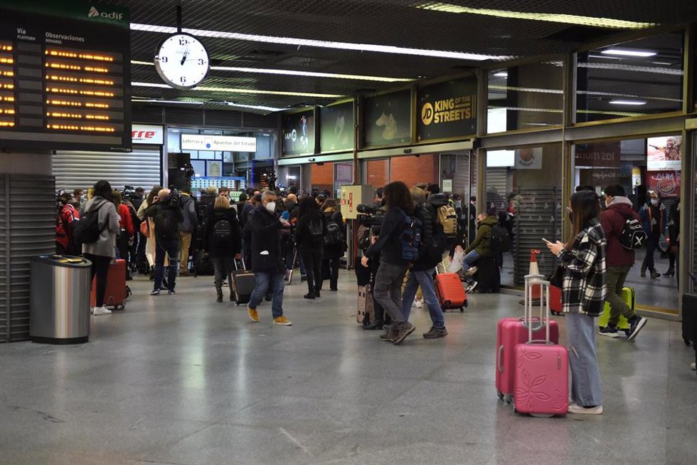 Archivo - Interior de la zona de la alta velocidad de la Estación de Atocha