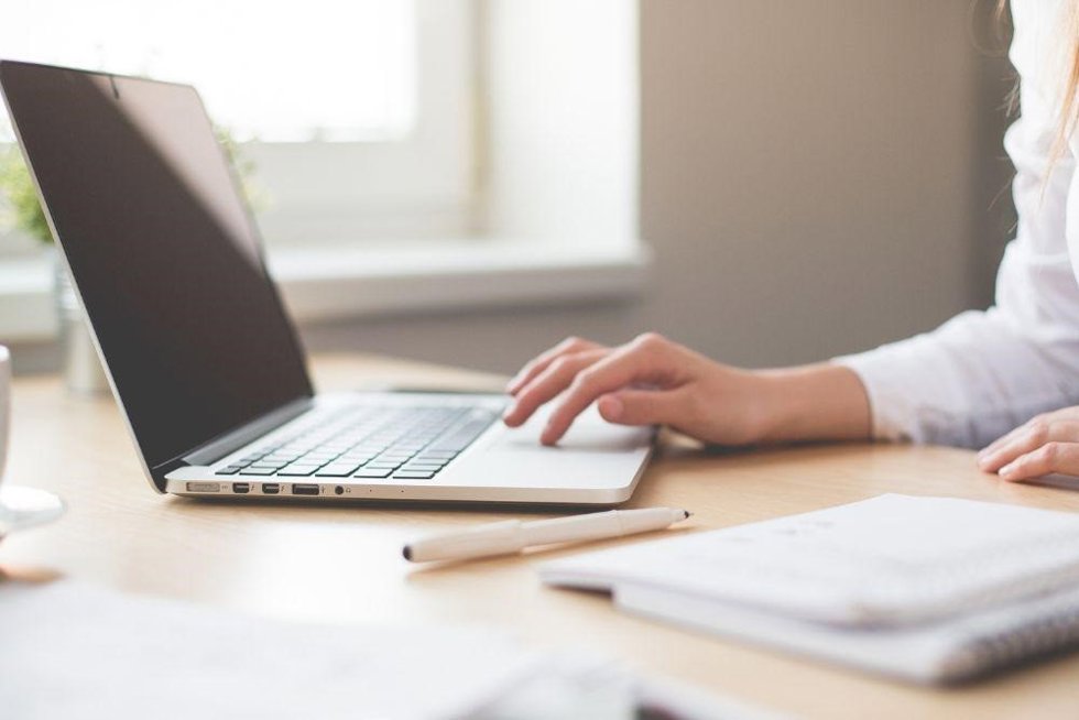 Teletrabajo, ordenador, formación online