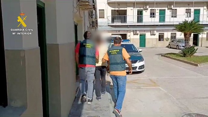 Agents de la Gurdia Civil durant l'operació 