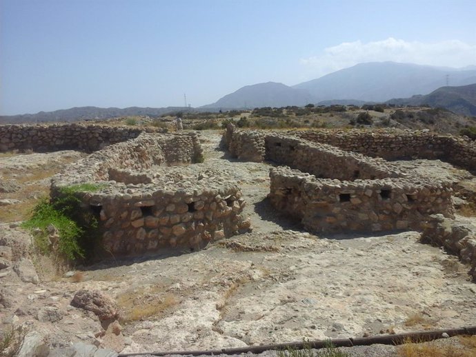 Muralla del enclave arqueológico de Los Millares