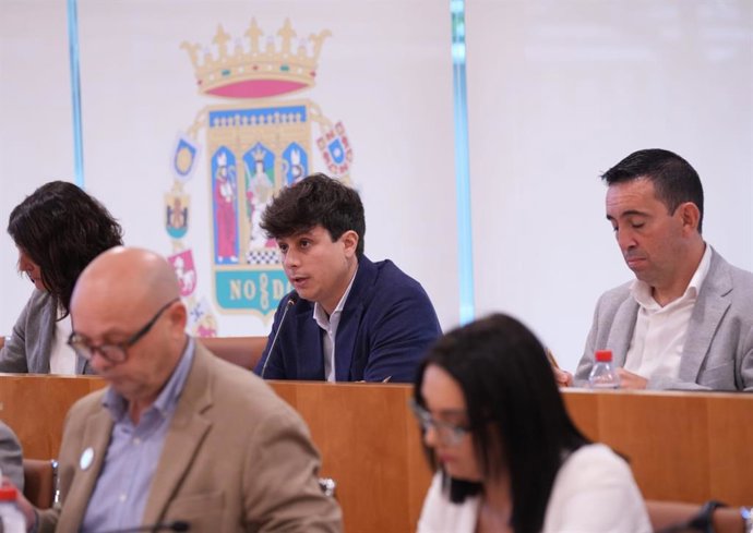 El diputado socialista Casimiro Fernández Linares en el Pleno de la Diputación de Sevilla del 26 de octubre de 2023.
