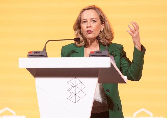 La vicepresidenta segunda y ministra de Economía y Transformación Digital en funciones, Nadia Calviño, interviene durante la última jornada de la segunda edición de Metafuturo, en el Ateneo de Madrid, a 19 de octubre de 2023, en Madrid (España).  