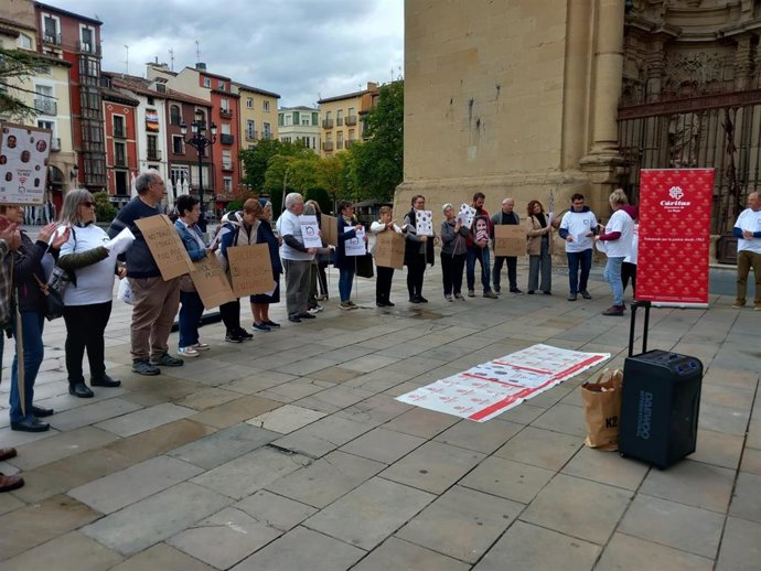 Cáritas visibiliza a las personas sin hogar y reclama sus derechos ante "su desprotección social"
