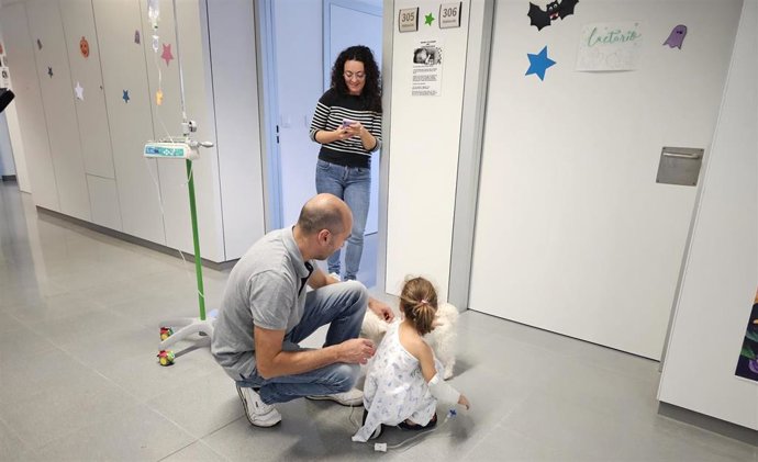 Visita canina al hospital de La Línea.