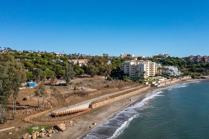 Entran en su recta final las obras del tramo de corredor litoral en la playa del Cristo de Estepona
