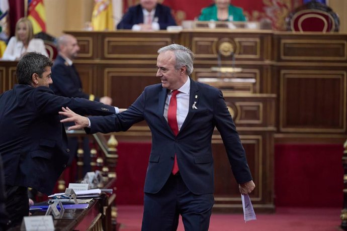 El presidente de Aragón, Jorge Azcón, durante un debate tras la Comisión General de las Comunidades Autónomas, en el Senado, a 19 de octubre de 2023, en Madrid (España). En la Comisión, Aragons, ha defendido la amnistía y el referéndum. Antes de llegar