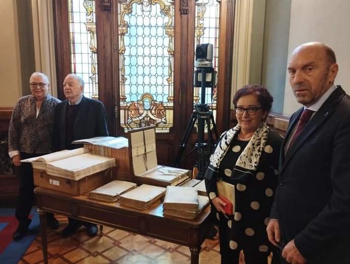 Acto de presentación de la colección Actas Históricas de la Junta General, I-XV (1594-1718).