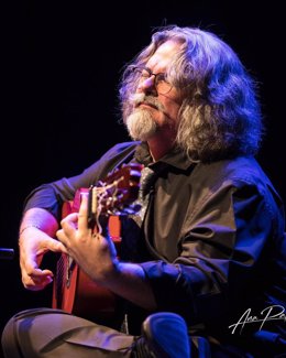 El guitarrista Juan Ramón Caro, durante una intervención.