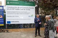 El alcalde de Sevilla valora el inicio de las obras del comedor del CEIP Valdés Leal "por el impulso de la Junta"